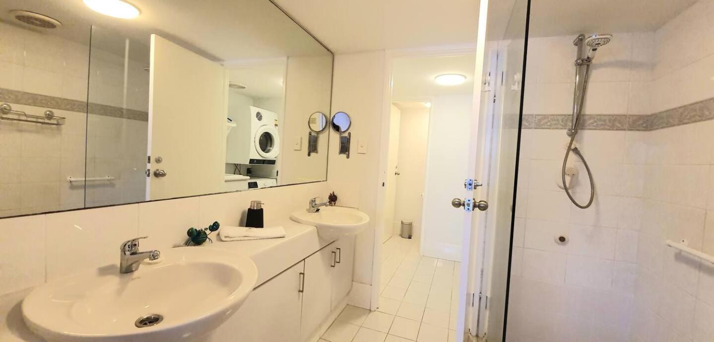 Sandcastles Beachfront Luxury Retreat Apartment بيرث المظهر الخارجي الصورة