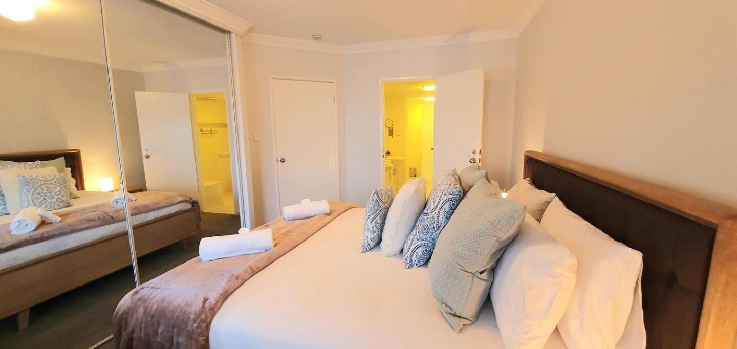 Sandcastles Beachfront Luxury Retreat Apartment بيرث المظهر الخارجي الصورة
