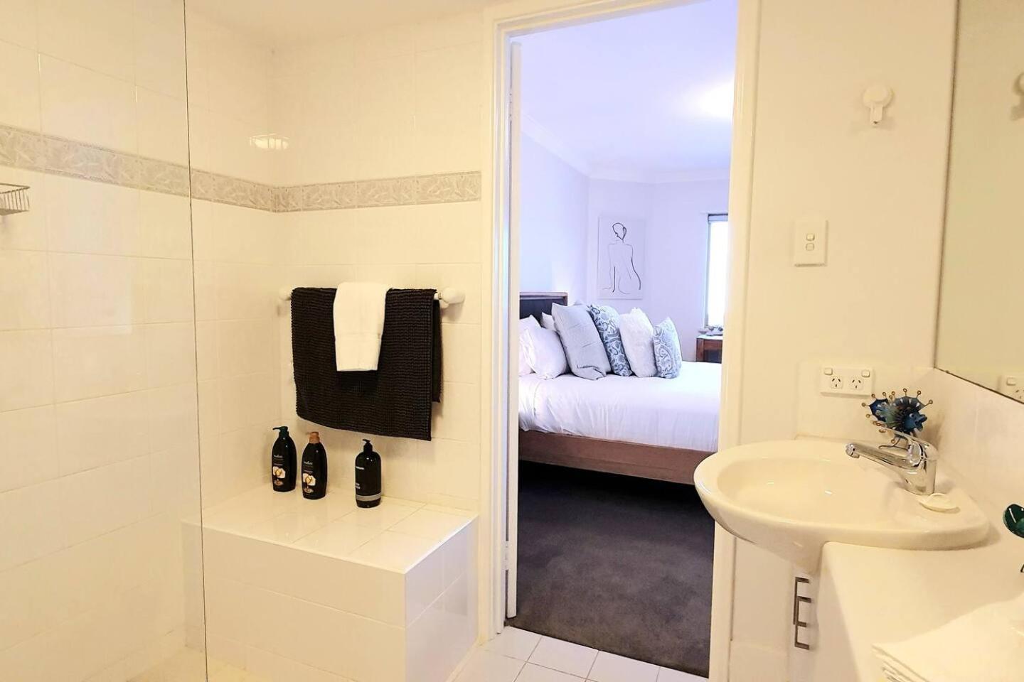 Sandcastles Beachfront Luxury Retreat Apartment بيرث المظهر الخارجي الصورة