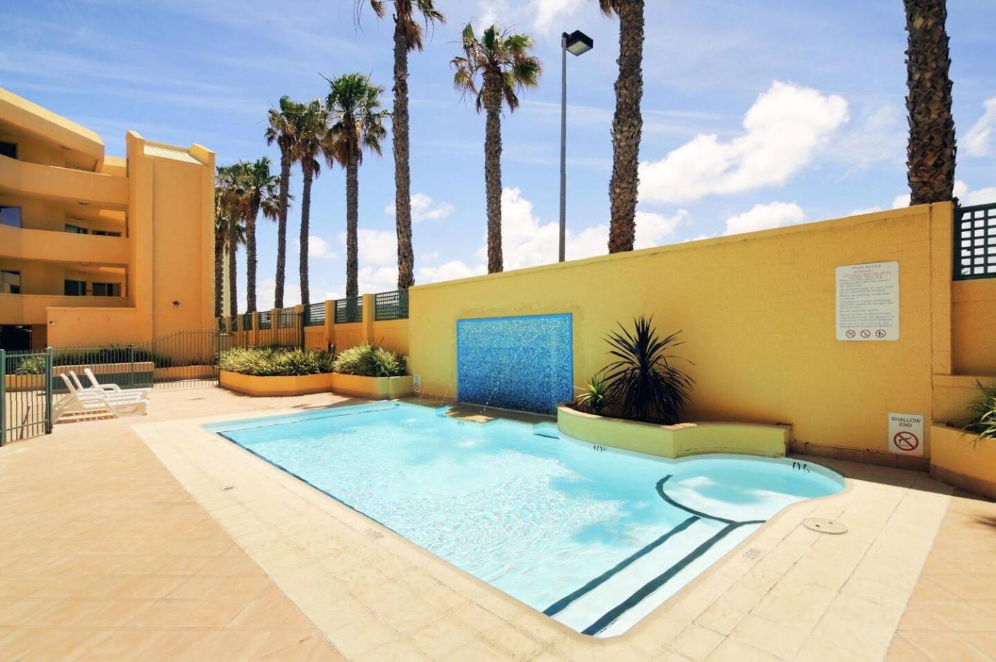 Sandcastles Beachfront Luxury Retreat Apartment بيرث المظهر الخارجي الصورة